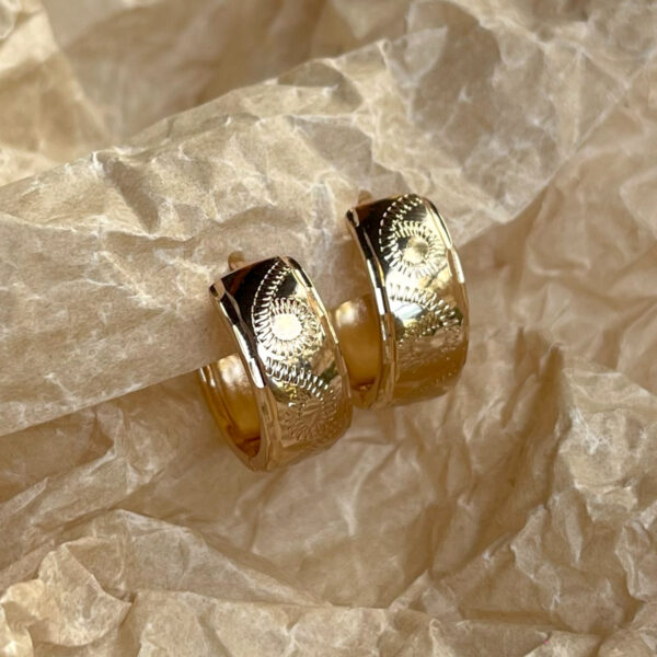 "16 Sandy" Regular 18K Gold