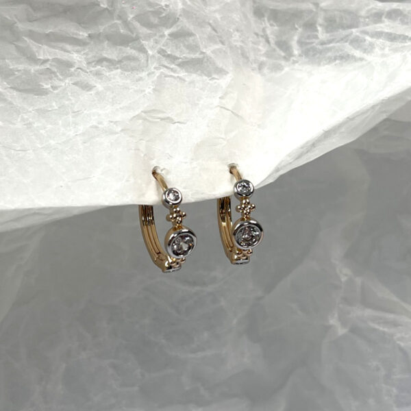 "18 Frosted Elegance" Regular 18K Gold