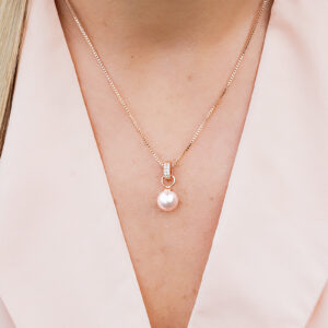 Rosaline Pearl Gold kaelakee